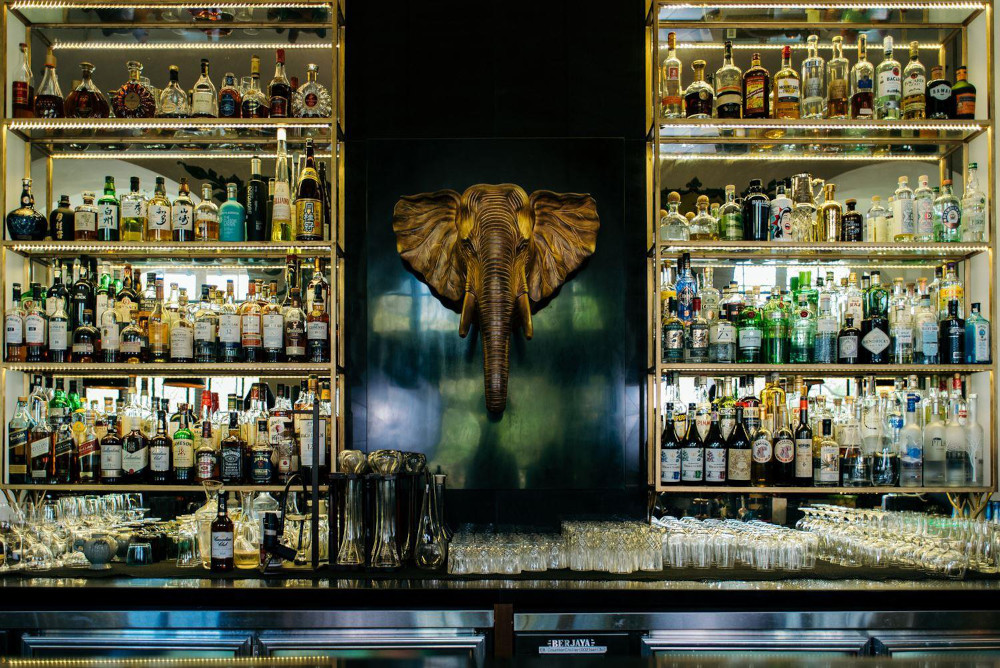 Raffles cambodia hotel elephant bar