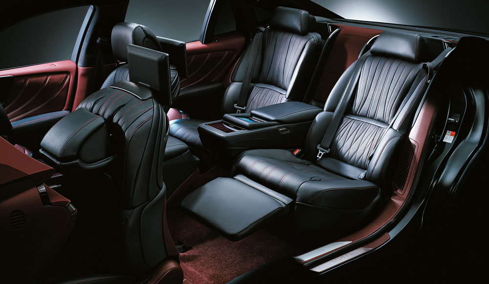 Lexus LS interior seats